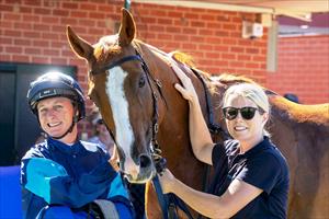 Linda Meech, Toogoodfortoorak & Ange, Wang Cup Linda Meech, Toogoodfortoorak & Ange, Wang Cup